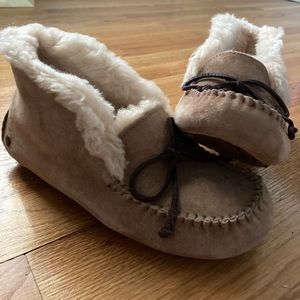 Woman’s Ugg Slippers